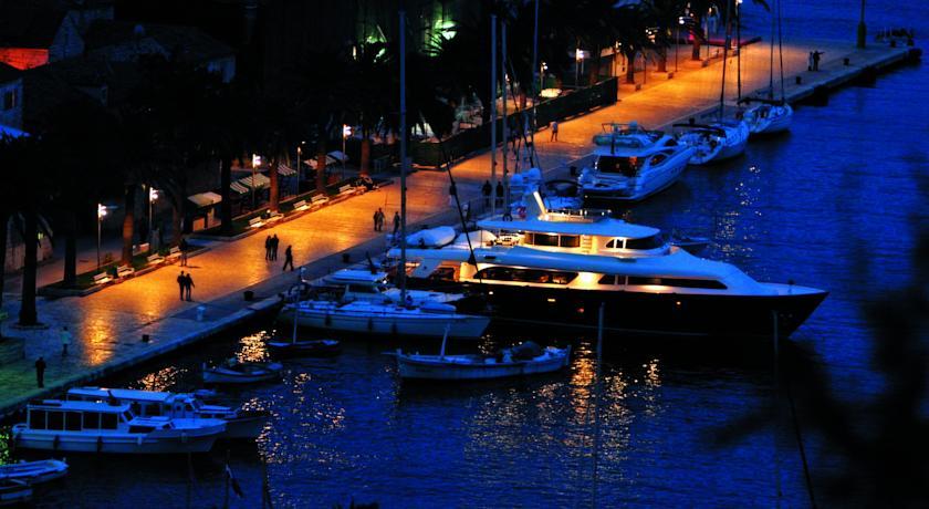 Hotel Riva Hvar Yacht Harbour